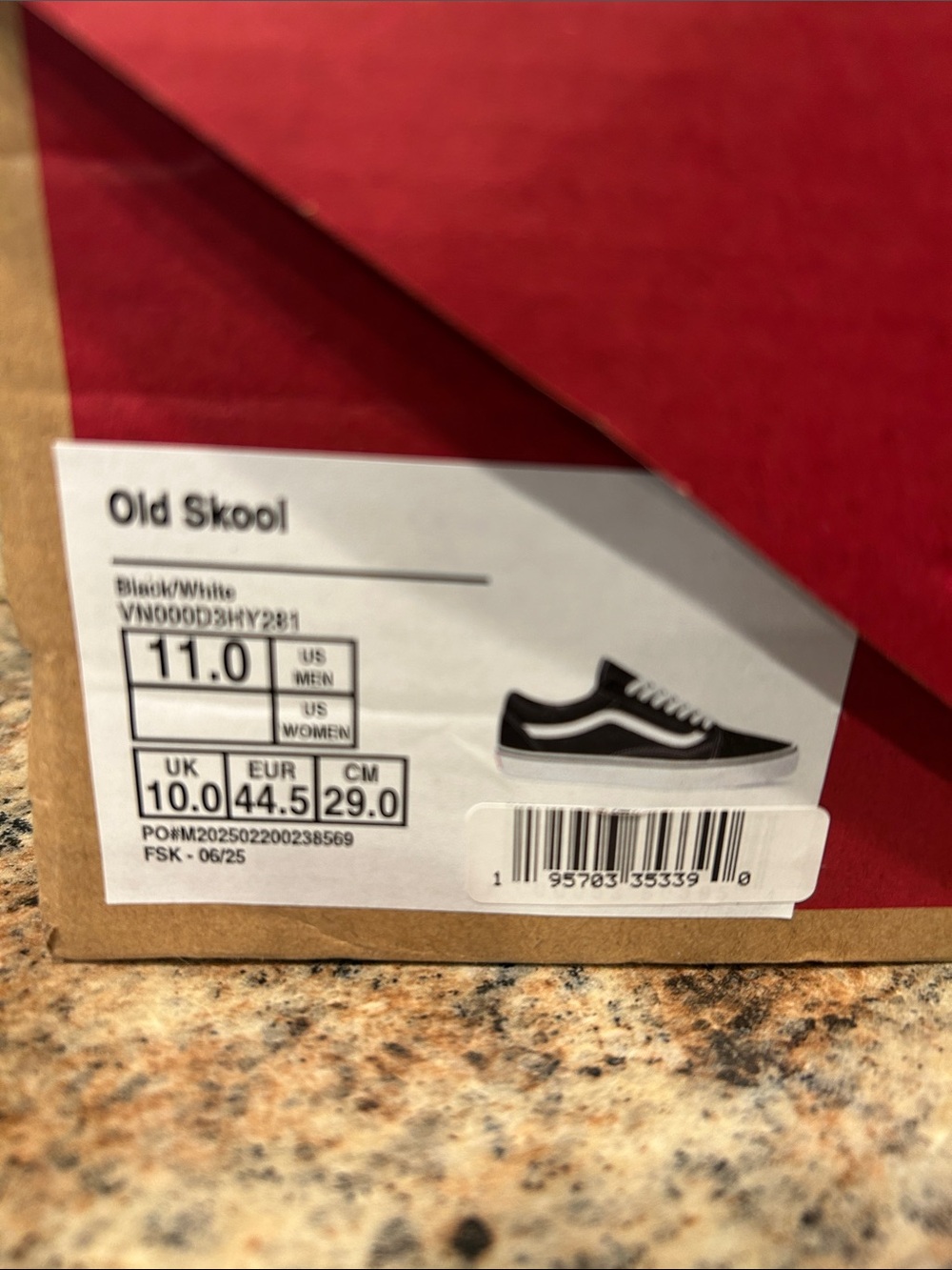 Van’s Old Skool Classic Black and White Skate Sneakers - Men's 11 New w/box - Picture 3 of 8